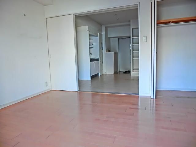 居室・リビング　チョイゆったりサイズの居室空間