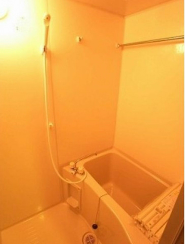 バス・シャワールーム　追炊き機能付きのお風呂です。