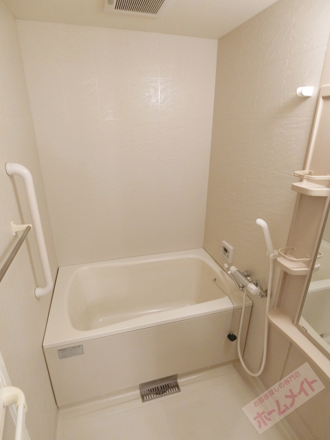 バス・シャワールーム　追い焚き付で寒い日も温まります♪