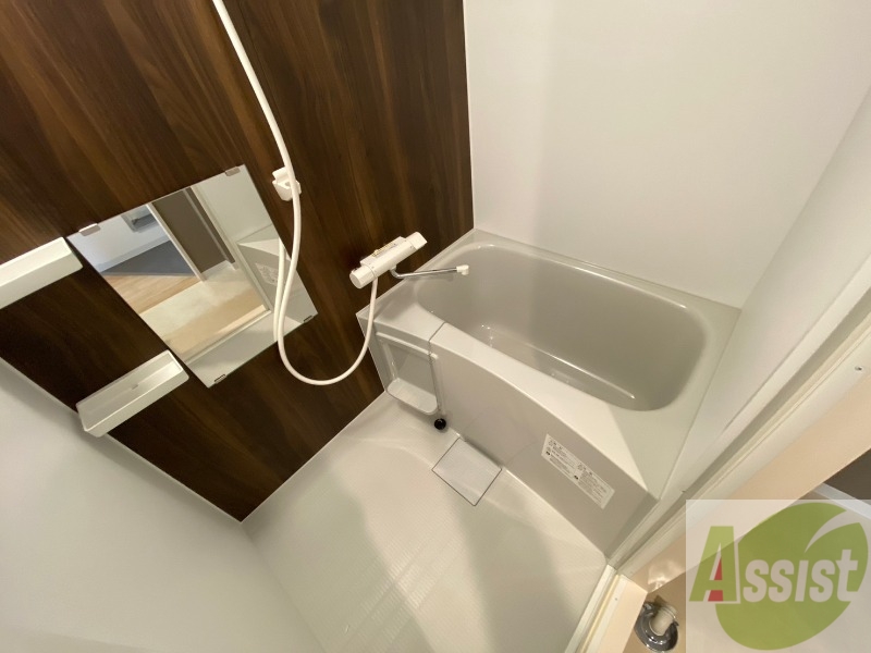 バス・シャワールーム　お風呂になります。一日の疲れを癒してくださいね。