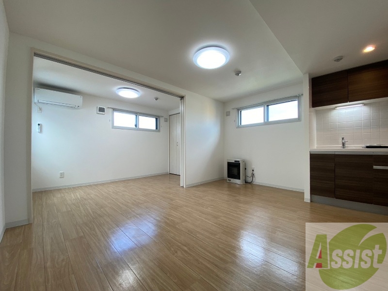 居室・リビング　広くてきれいなリビングです！快適に過ごせそうですね。