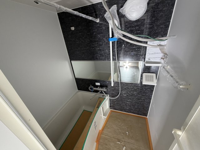 バス・シャワールーム　建設中