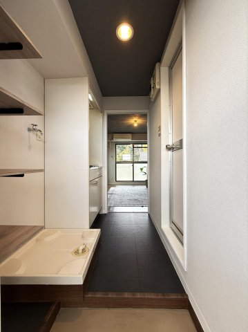 玄関　天井漆喰仕上げ