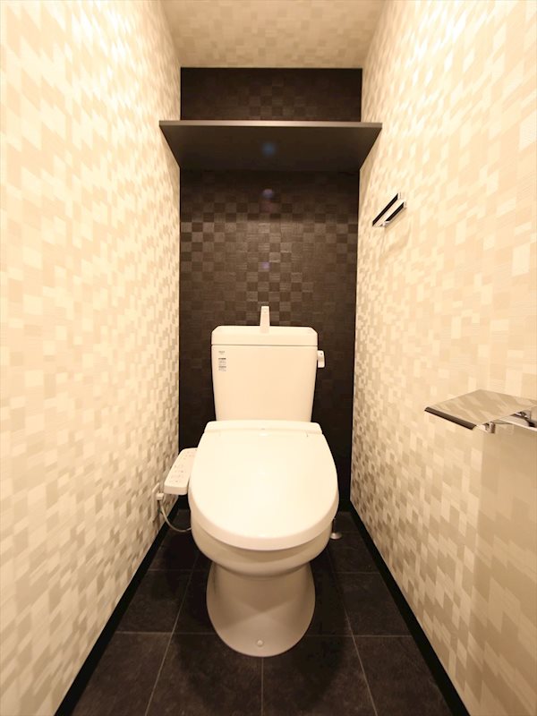 トイレ　温水洗浄暖房便座付トイレ