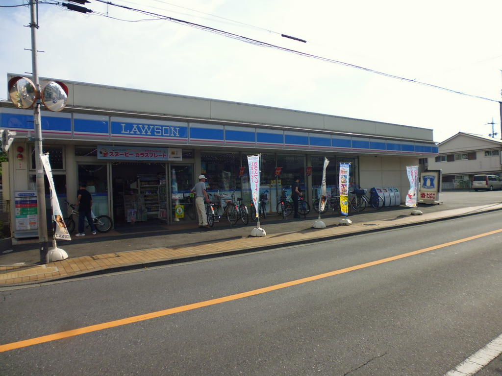 コンビニ　ローソン三鷹上連雀9丁目店（コンビニ）まで73m