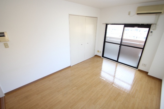 居室・リビング　※別部屋の写真です