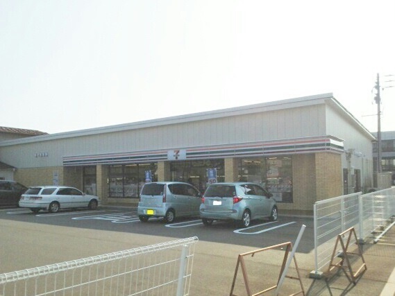 コンビニ　セブンイレブン長岡市立劇場前店（コンビニ）まで400m