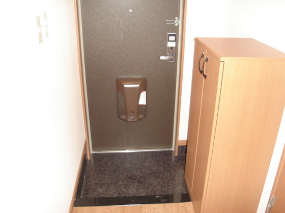 玄関　※別部屋の写真です