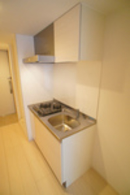 キッチン　ワンレバー式混合水栓キッチン。