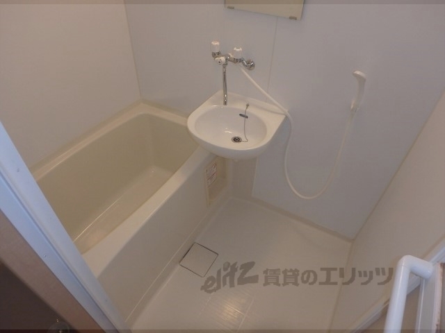 バス・シャワールーム　バス