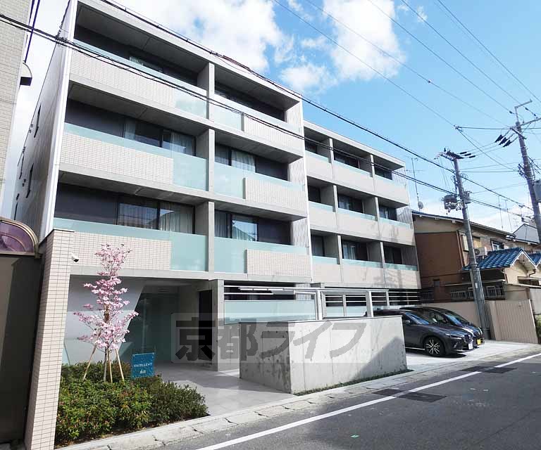 建物外観　がっしりした外観です。