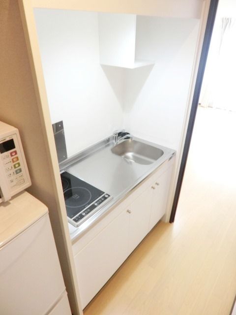 キッチン　お掃除の楽なシステムキッチン。