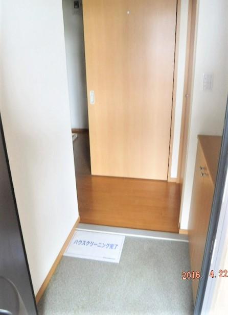 玄関　収納もある玄関です