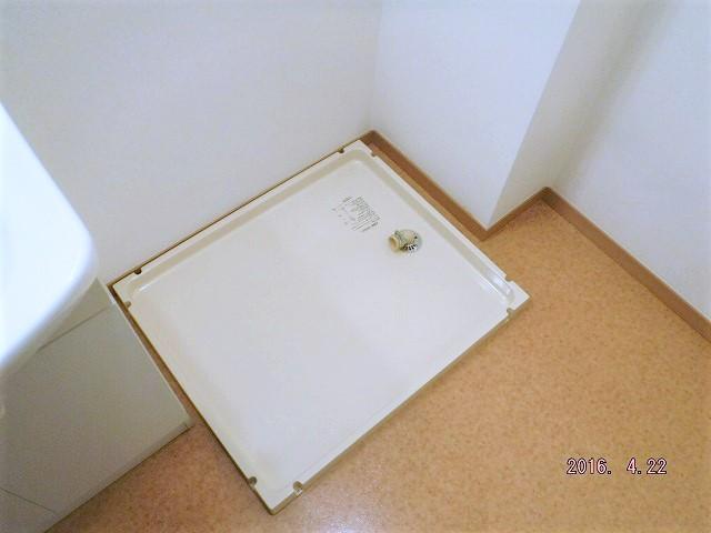 洗面設備　明るい洗面所です