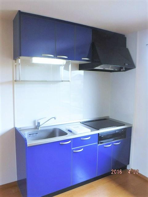 キッチン　コンパクトなキッチンで掃除もラクラク