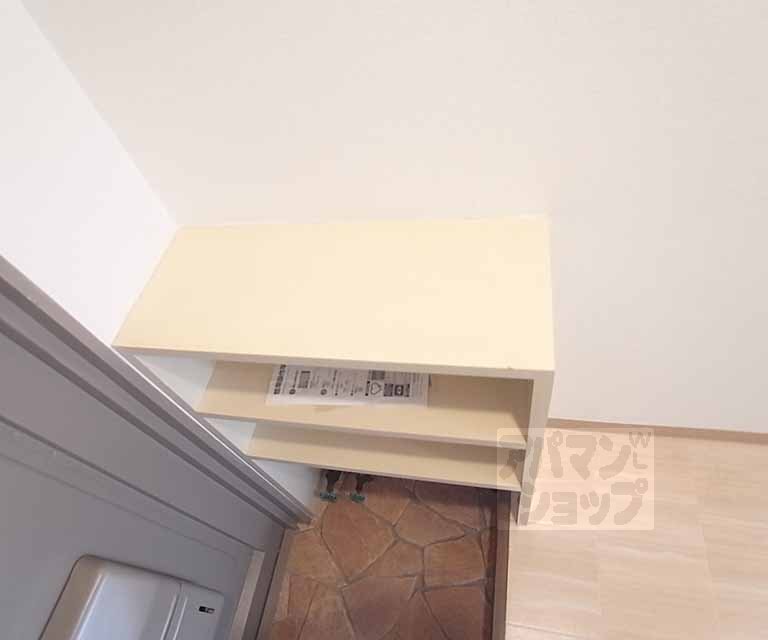 収納　玄関スペースに下駄箱設置しております。