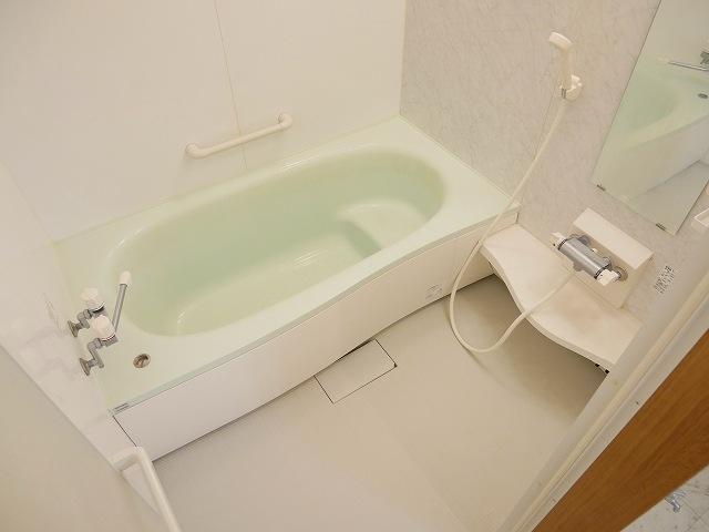 バス・シャワールーム　浴室