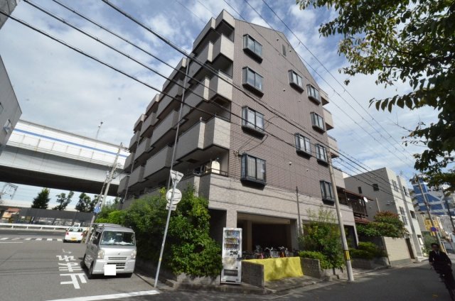 建物外観　最寄駅から徒歩3分の好立地です♪