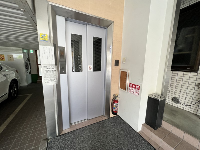 エントランス　エレベーター完備