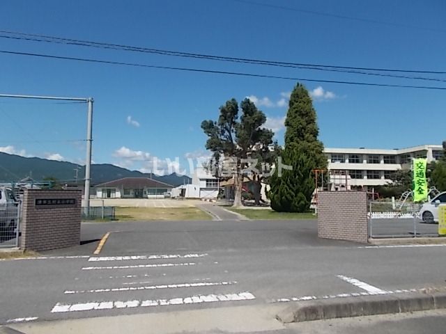 小学校　津市立村主小学校（小学校）まで1326m