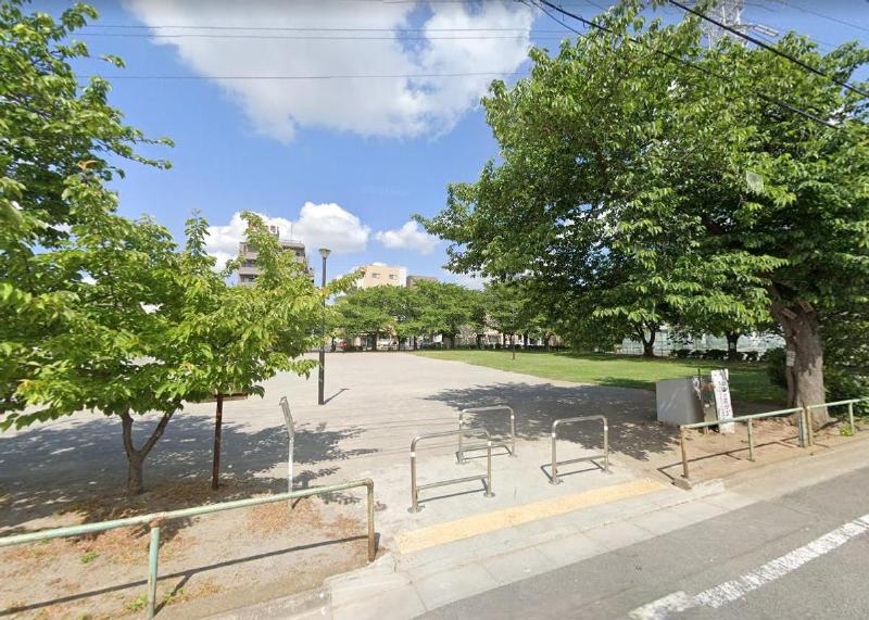 公園　花保グランド（公園）まで80m
