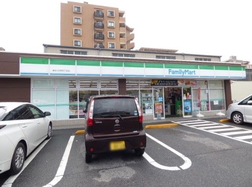 コンビニ　ファミリーマート浦安北栄四丁目店（コンビニ）まで100m