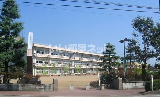 小学校　射水市立大島小学校（小学校）まで1414m