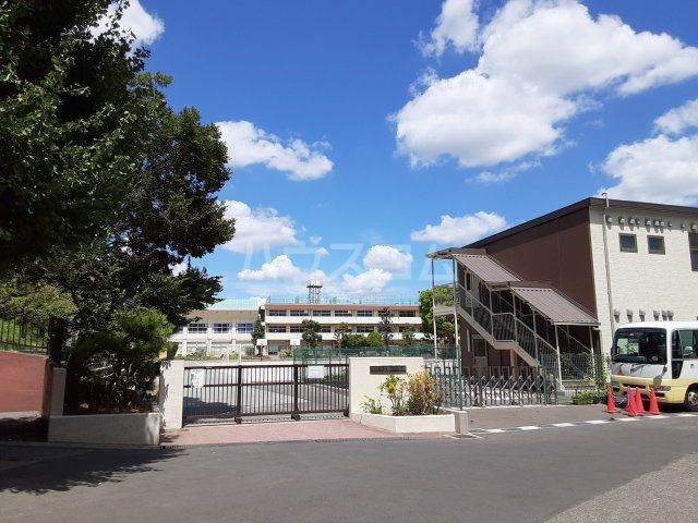 中学校　市川市立第二中学校（中学校）まで161m