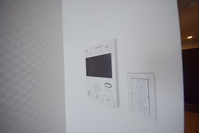 セキュリティ　モニター付きインターホン完備