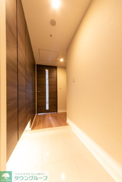 玄関　※写真は同タイプ住戸です。