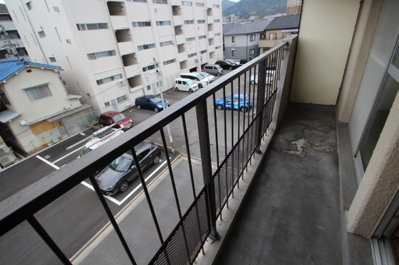 バルコニー　※別号室の写真です。