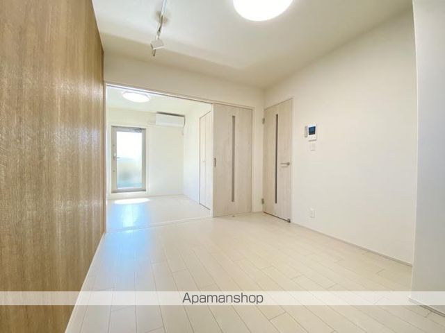 南海本線 堺駅 徒歩7分 3階建 築4年の居間写真