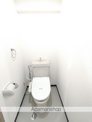 地下鉄御堂筋線 江坂駅 徒歩5分 10階建 築26年のトイレ写真