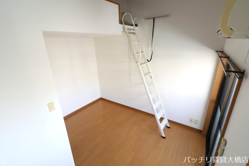 居室・リビング　別号室イメージ画像。現況を優先いたします。