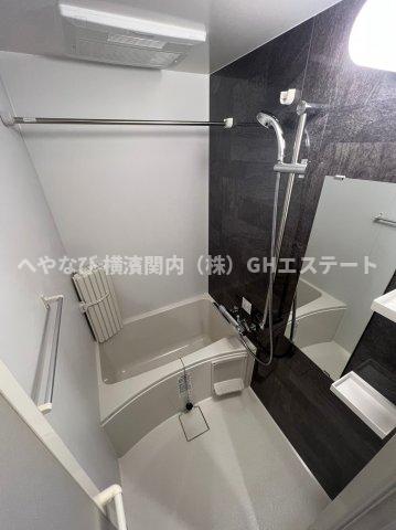 バス・シャワールーム　落ち着いた空間のお風呂です