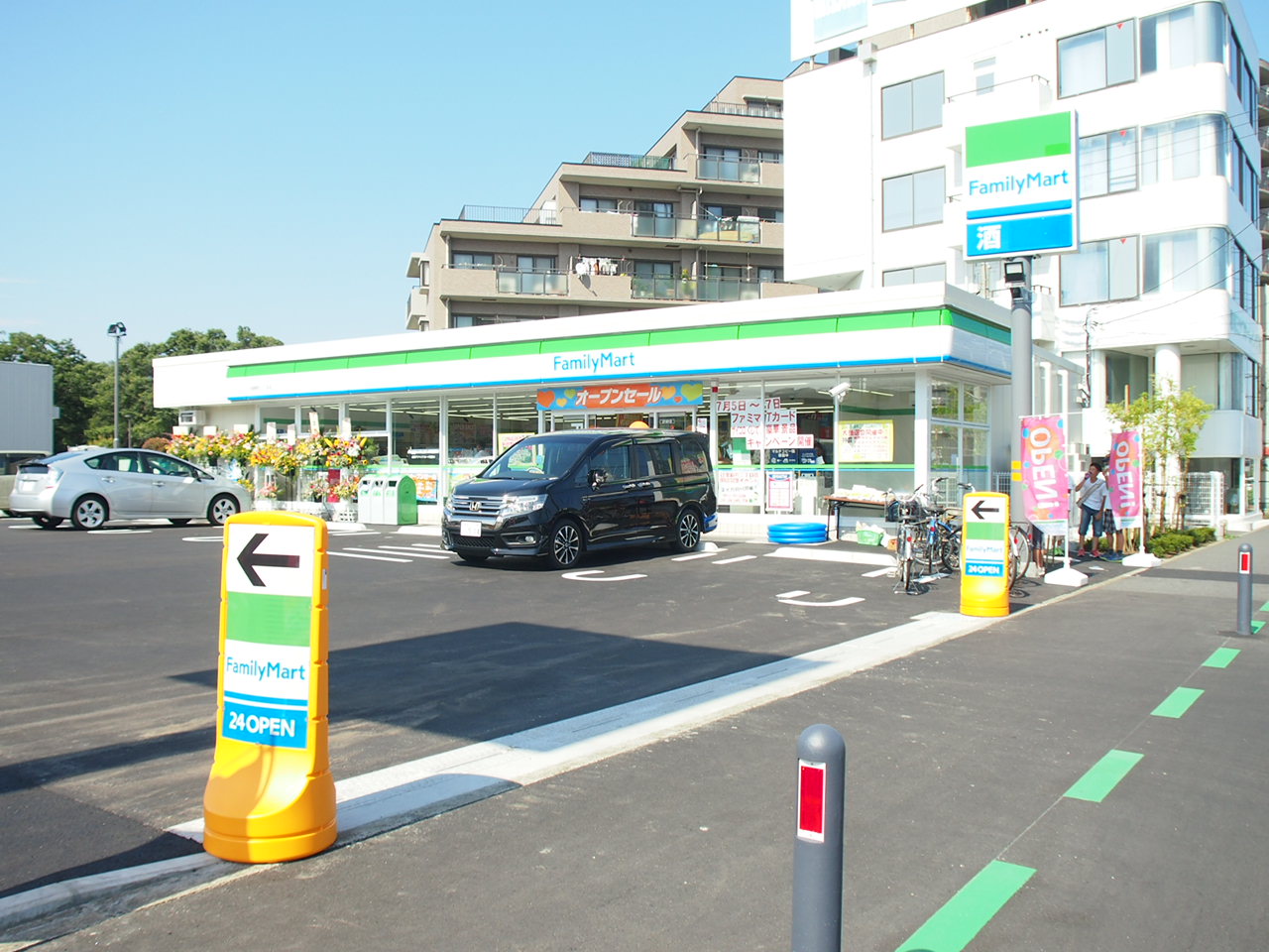 コンビニ　ファミリーマート辻堂新町三丁目店（コンビニ）まで417m