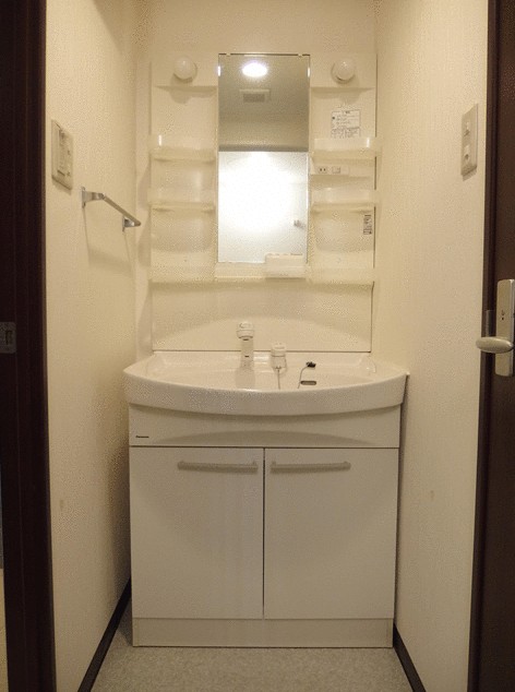 洗面設備　身支度に嬉しい独立洗面台