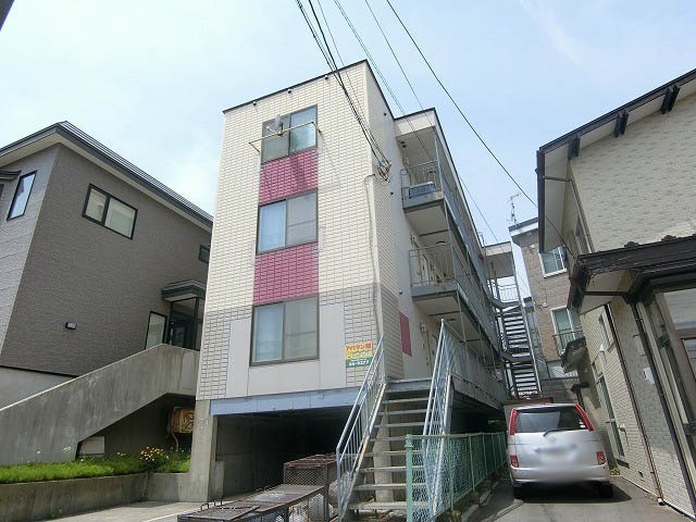 函館市青柳町のマンションの建物外観