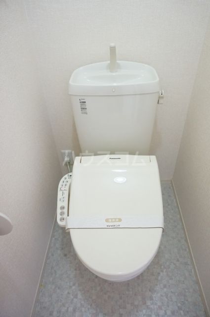 【ピアチェーレＫ　Ｃ棟のトイレ】