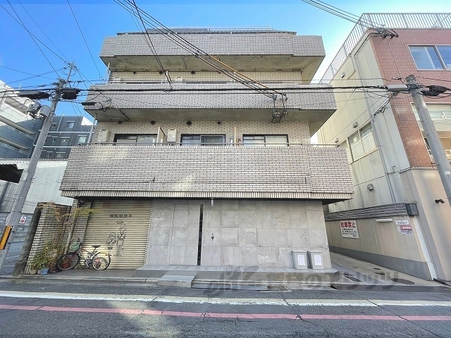 京都市中京区十文字町のマンションの建物外観