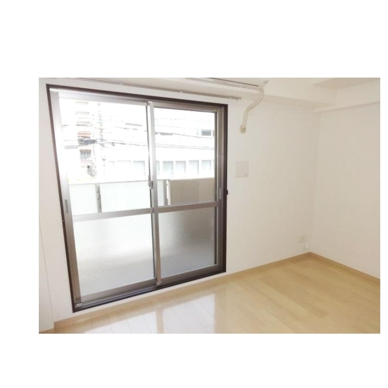 居室・リビング　窓からの光がイイ感じ！