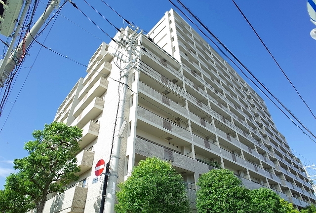 阪急西宮マンションの建物外観
