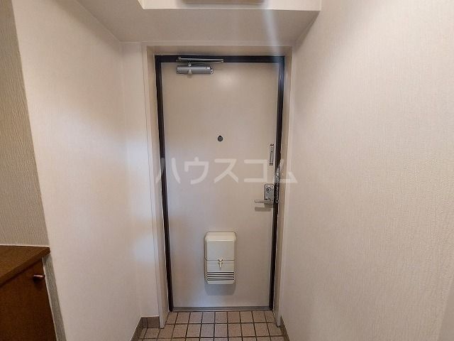 【名古屋市瑞穂区堀田通のマンションの玄関】