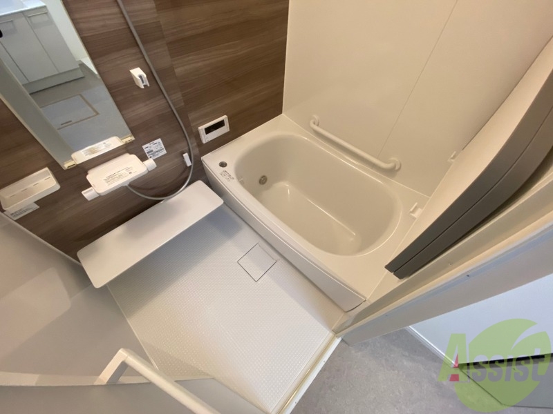 バス・シャワールーム　お風呂になります。一日の疲れを癒してくださいね。