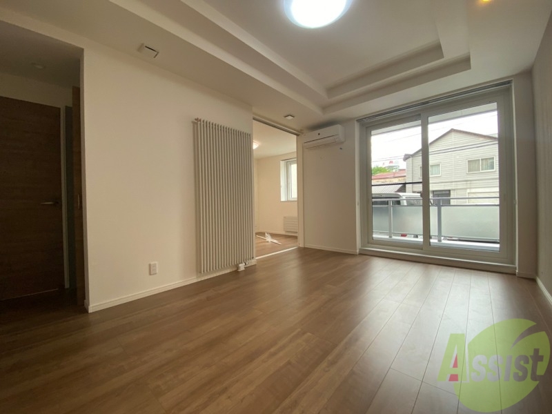 居室・リビング　広くてキレイなお部屋が広がっていて、充実した生活が送れそう。