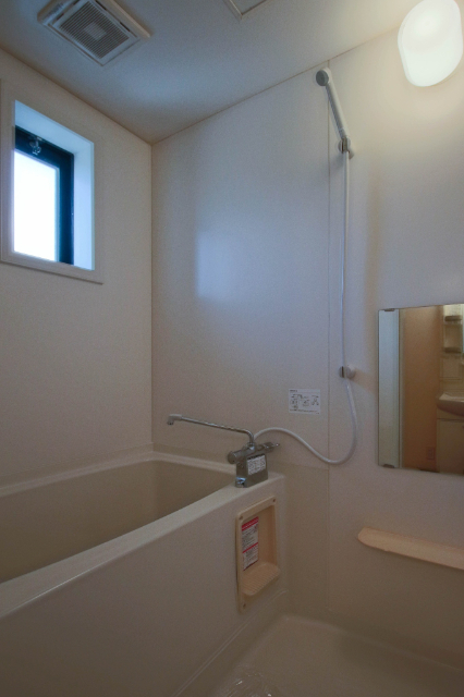 バス・シャワールーム　同じ建物の別なお部屋