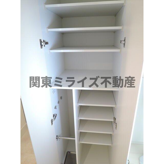 【足立区千住中居町のマンションの玄関】