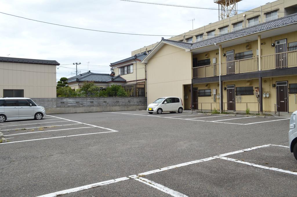 【コーポラス上田の駐車場】