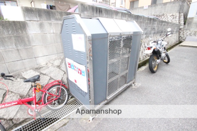 エントランス　駐車場