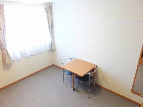 その他　２階床は防音性を考慮した絨毯仕様です。